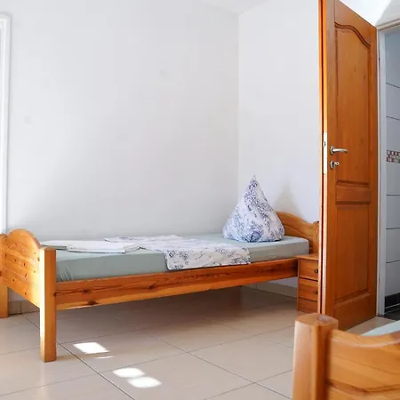 Pet Friendly In With View