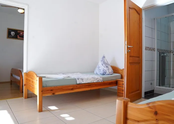 Pet Friendly In With View