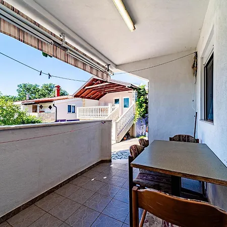 Pet Friendly In With View *